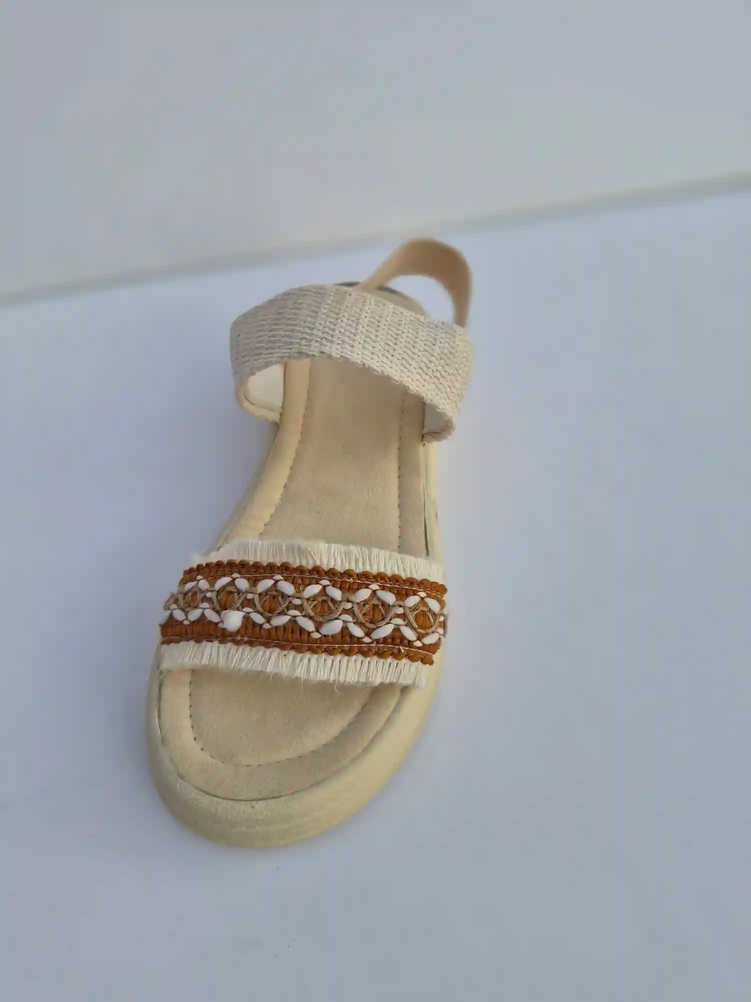 صندل  زنانه طرح سنتی گلیم کرم کد 252